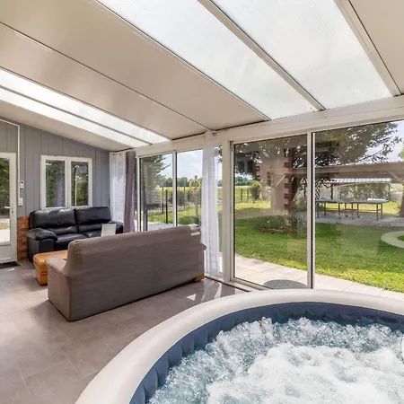 Maison Spacieuse Avec Spa, Salle De Jeux, Proche Angers - Ideal Familles Et Pros ! - Fr-1-622-59